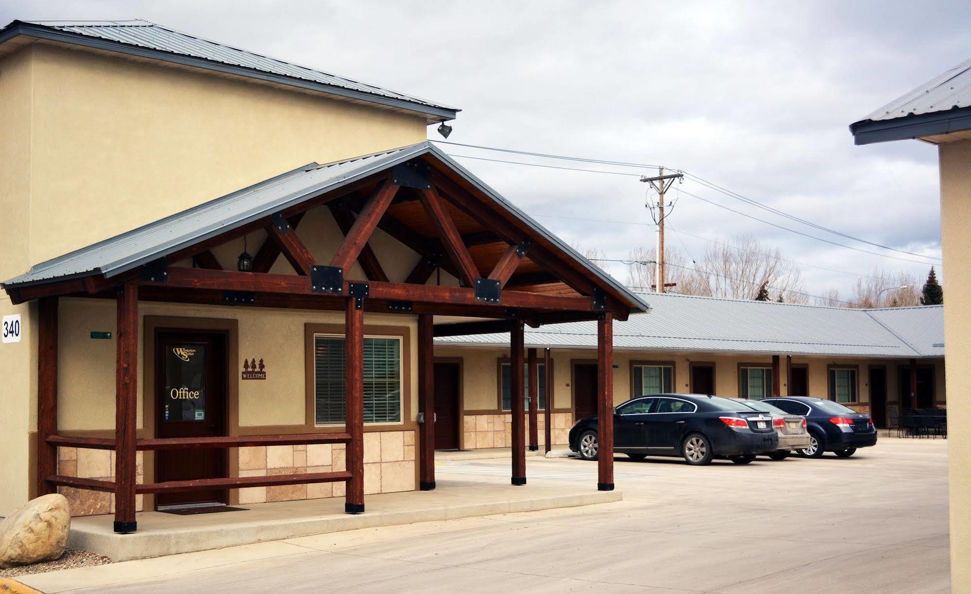 Winterton Suites Williston Exterior foto
